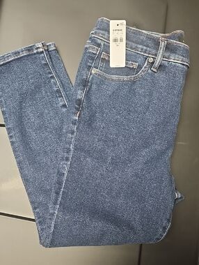 Express Straight-Leg Women’s Jeans in Dark Blue Wash